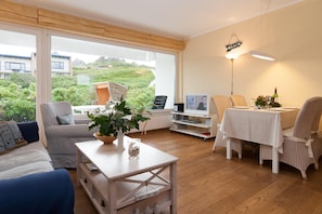 Fernseher, DVD-Player, Stereoanlage