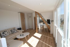 Fernseher, Stereoanlage