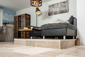 Fernseher, DVD-Player, Stereoanlage