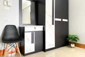 Quarto casal, 1 quarto | Frigobar, Wi-Fi de cortesia