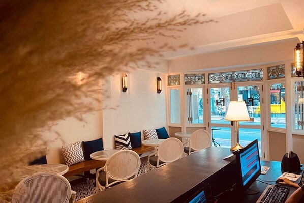 Siddeområde i lobbyen