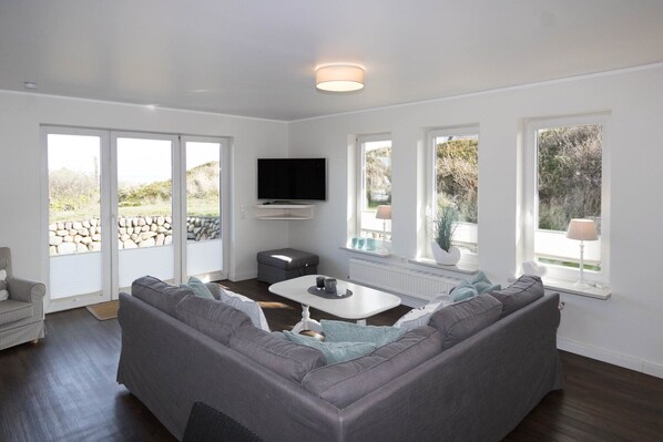 Fernseher, Stereoanlage