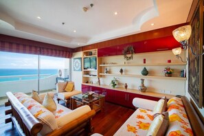Desk, free WiFi - Patong Tower Beach Apartment By Seesea (Patong)