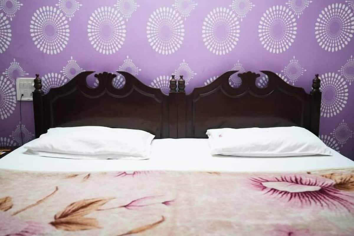 In-room safe, desk, rollaway beds (surcharge), WiFi (free)
