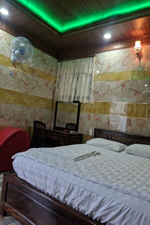 Double Room | Desk, iron/ironing board, free WiFi, bed sheets - Hoa Anh Dao Garden Hotel (Ho Chi Minh City)