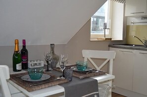 Fridge, microwave, oven, stovetop - In the heart of Hörnum, close to the beach (Hörnum auf Sylt)