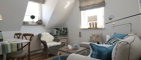 Fernseher, DVD-Player, Stereoanlage