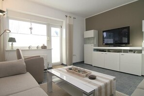 Fernseher, Stereoanlage