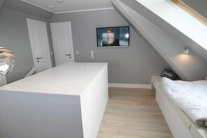 2 bedrooms, free WiFi