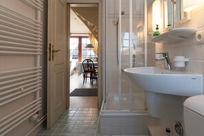 Bathroom - Our vacation apartment is located in the RÜM HART II residential complex (Hörnum auf Sylt)