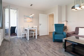 Fernseher, Stereoanlage