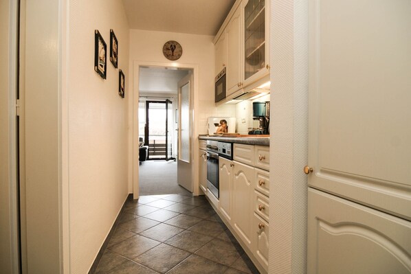 Fridge, microwave, oven, stovetop - Fantastic location in close proximity to the west beach (Hörnum)
