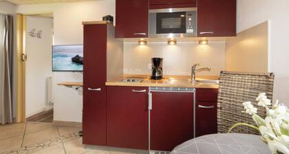 The apartment is located in a very quiet and yet centrally located S