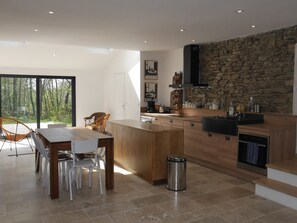 Kühlschrank, Mikrowelle, Ofen, Geschirrspüler