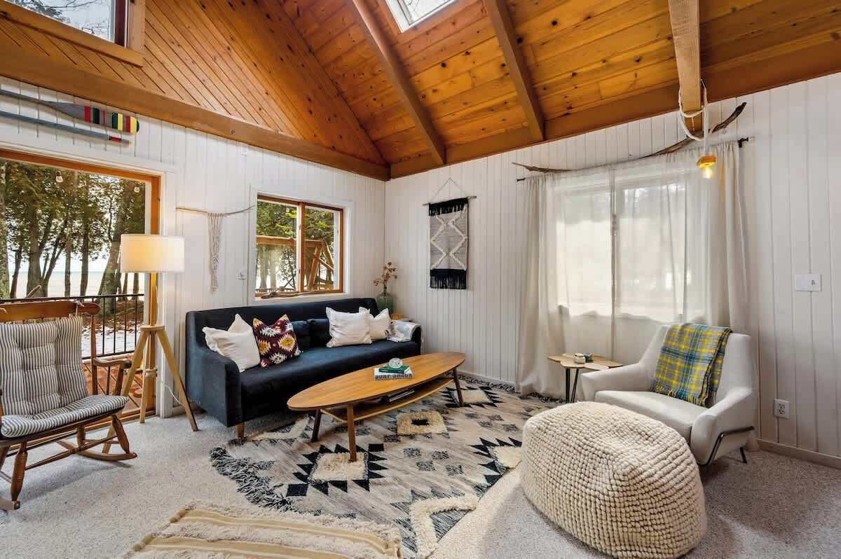 TV connectée, services de streaming, espaces bureaux