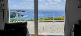 Spacious family house facing the sea on Belle-Île