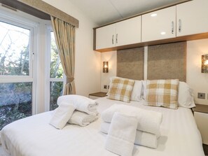 2 bedrooms, individually decorated, individually furnished, free WiFi