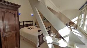 2 bedrooms, iron/ironing board, travel cot, bed sheets