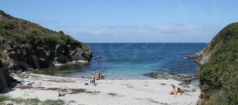 "Charming Central Sauzon Home with Garden, Walk to Port, 3BR, 6 Guests - No Pets"