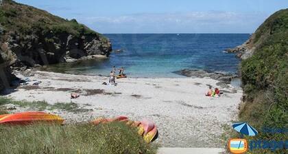Maison cosy avec jardin, centre de Sauzon, 200m du port, 3 chambres, WiFi, terrasse et barbecue