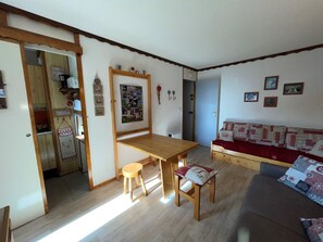 TV - Cozy studio at the foot of the slopes in Plagne Village (Plagne Villages)