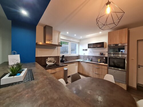 Modernes, helles Apartment in Frapelle, gut ausgestattet, in der Nähe von Sehenswürdigkeiten und Skigebieten