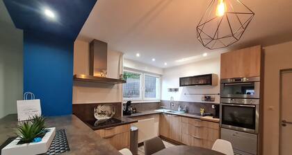 Modernes, helles Apartment in Frapelle, gut ausgestattet, in der Nähe von Sehenswürdigkeiten und Skigebieten