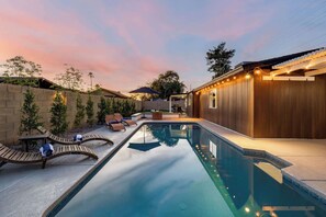 Pool - Luxe Spa-baths, Pool & Firepit, Walk to Eateries (Scottsdale)