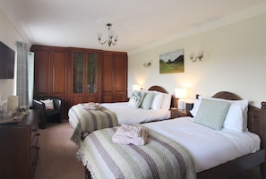 Double or Twin Room | Free cribs/infant beds, free WiFi, bed sheets