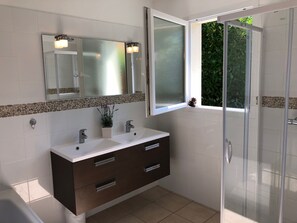 Haartrockner, Toilettenpapier