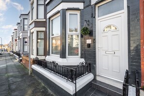 تفاصيل الفندق من الخارج