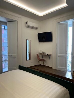 Superior Room - Residenza Toledo (Naples)