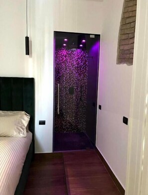 Superior Room - Residenza Toledo (Naples)