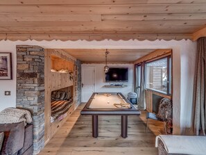 غرفة الألعاب