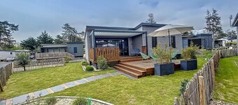 Luxury Chalet - Sleeps 7 - Heated Pool - WIFI - Near Beach & Shops