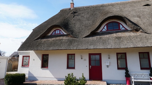BODDENgut - Holiday home "Dünengras" in nature and water