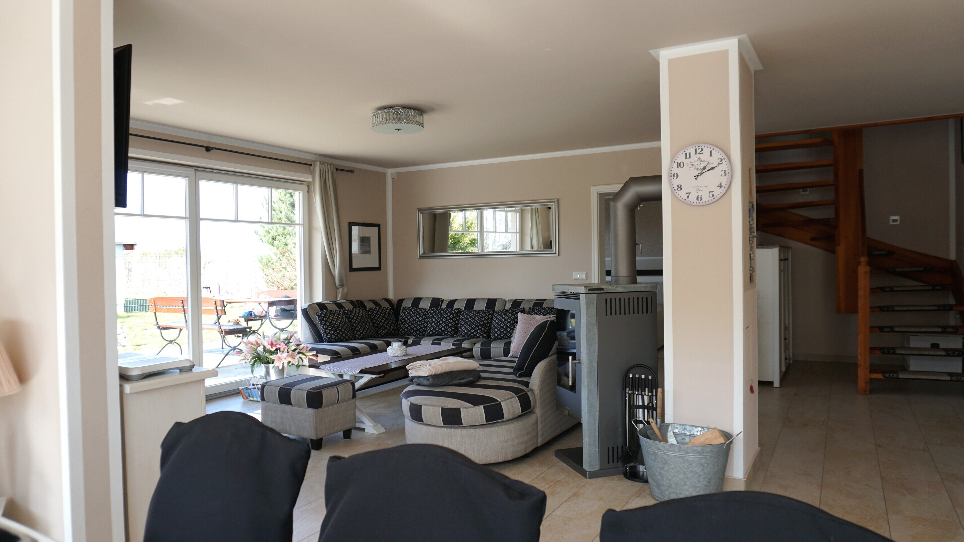 Smart TV, fireplace, video games, DVD player