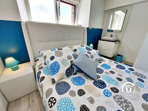 2 bedrooms, free WiFi, bed sheets - Charming Renovated Stone House on a Farm with Modern Amenities, Near Scenic Trails (Champéon)