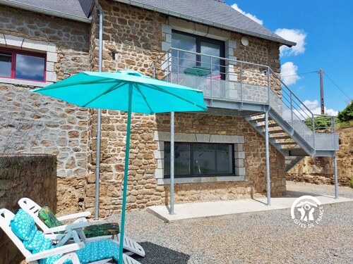 Charming Renovated Stone House on a Farm with Modern Amenities, Near Scenic Trails