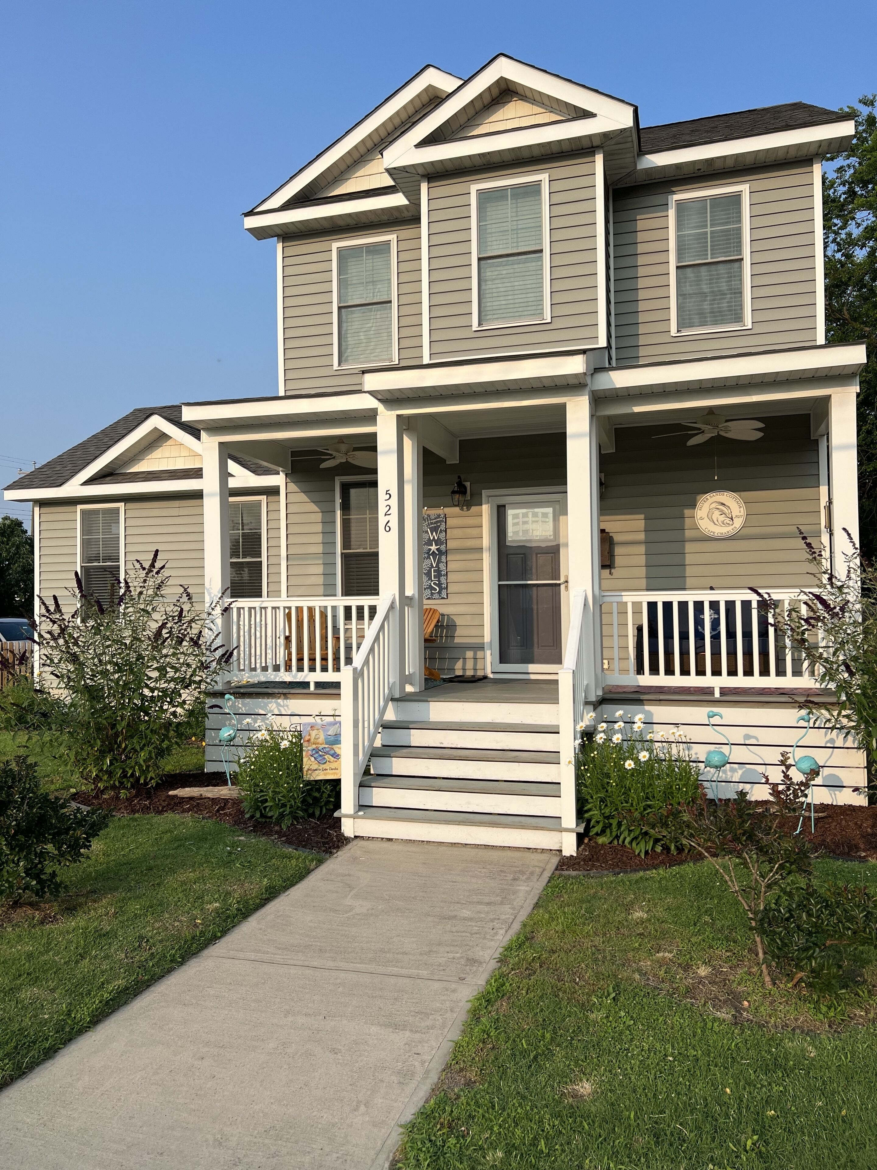 Family Rental, Best location to Central Park and beach! 