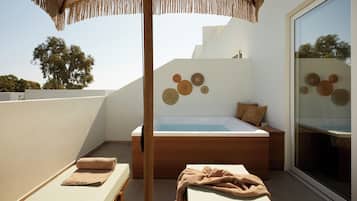 Junior Suite with openair Whirlpool | Terrace/patio