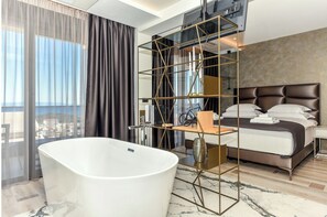 5 Schlafzimmer, Zimmersafe, Bügeleisen/Bügelbrett, kostenloses WLAN