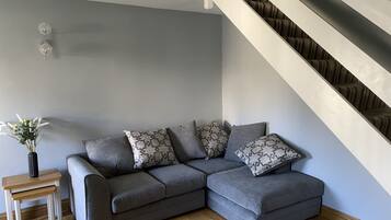 Ferienhaus | Wohnbereich | 30-Zoll-Fernseher mit Kabelempfang