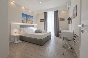 Deluxe Double or Twin Room, 1 Bedroom, Balcony, Bay Vi | Sengetøy av topp kvalitet, dundyner og senger med overmadrass