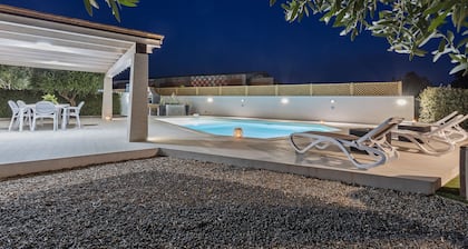 400 MT BEACH VILLA "CLAUDIA" with PRIVATE POOL