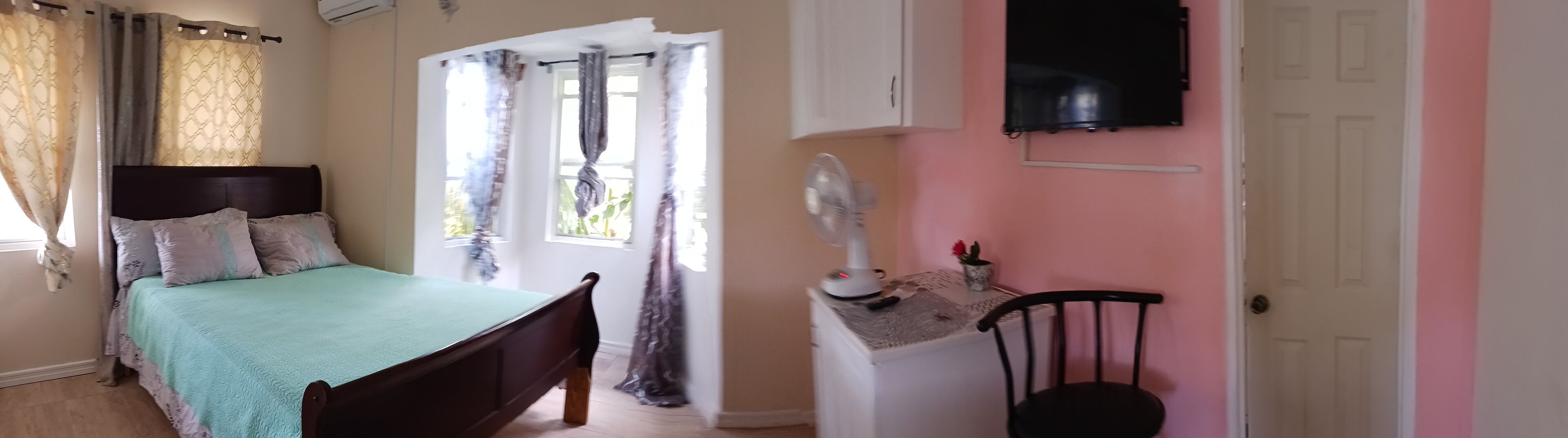 1 室のベッドルーム、アイロン / アイロン台、WiFi (無料)、ベッドシーツ