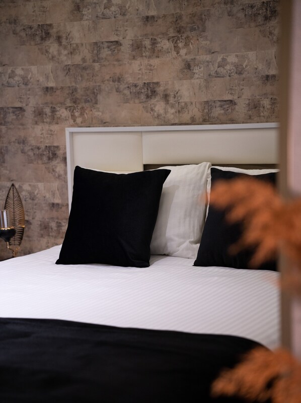 Standard Studio | Desk, laptop workspace, blackout curtains, soundproofing