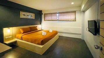 Double Room, Shared Bathroom | Hypo-allergenic bedding, memory foam beds, bed sheets