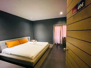 Double Room, Shared Bathroom | Hypo-allergenic bedding, memory foam beds, bed sheets