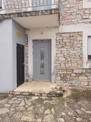 Apartment | Exterior